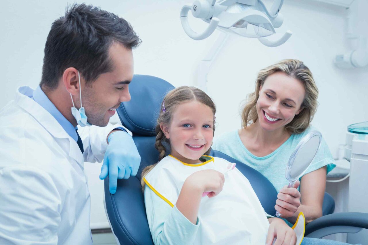 https://swissdentalkw.com/wp-content/uploads/2020/03/img-dr-dryan-1280x854.jpg